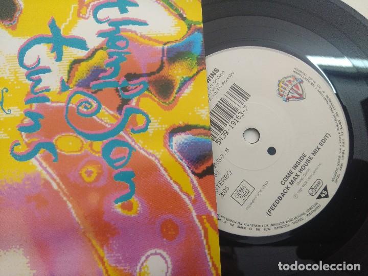 Discos de vinilo: THOMPSON TWINS/COME INSIDE/SINGLE. - Foto 2