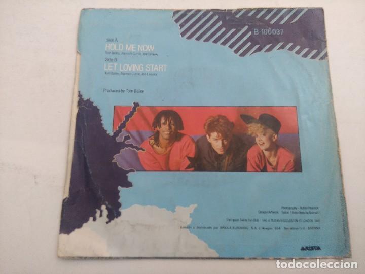 Discos de vinilo: THOMPSON TWINS/HOLD ME NOW/SINGLE. - Foto 3
