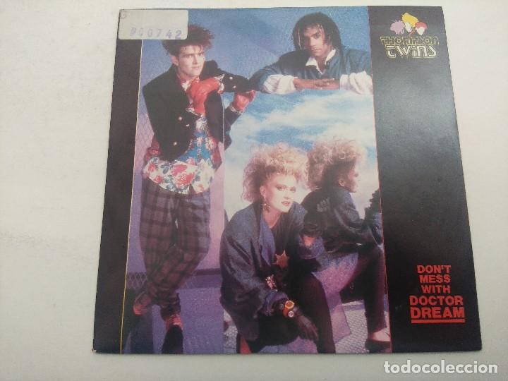 Discos de vinilo: THOMPSON TWINS/DONT MESS WITH DOCTOR DREAM/SINGLE. - Foto 1