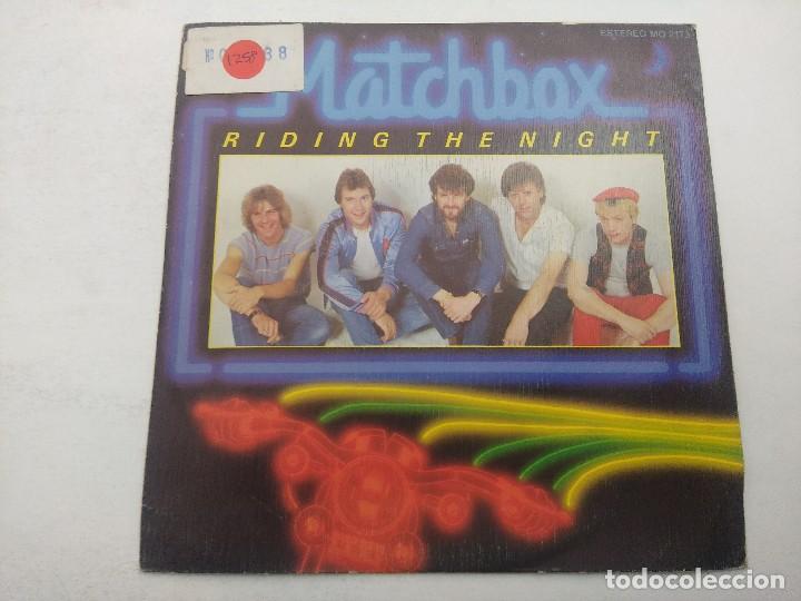 Discos de vinilo: MATCHBOX/RIDING THE NIGHT/SINGLE. - Foto 1