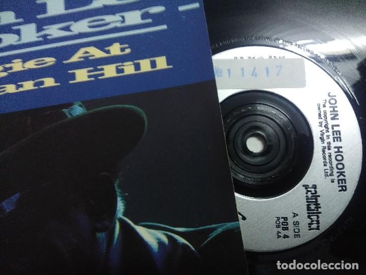 Discos de vinilo: JOHN LEE HOOKER/BOOGIE AT RUSSIAN HILL/SINGLE. - Foto 2