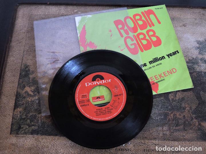 Discos de vinilo: Robin Gibb One Million Years / Weekend - Foto 3