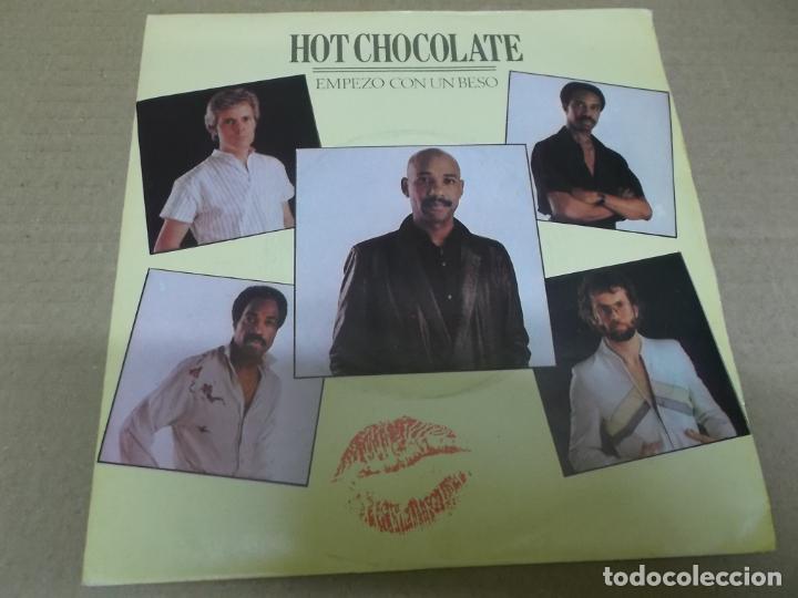 Discos de vinilo: HOT CHOCOLATE (SINGLE) IT STARTED WITH A KISS A&Ntilde;O 1982 - Foto 1