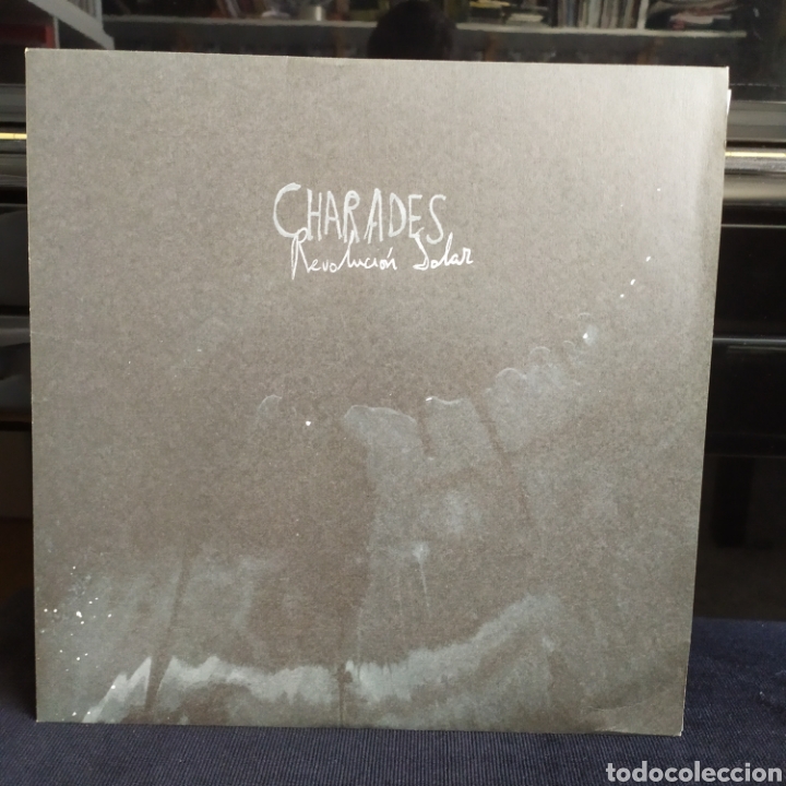 Discos de vinilo: Charades - Revoluci&oacute;n Solar 2010 - Foto 1