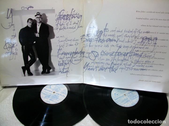 Discos de vinilo: ELTON JOHN THE VERY BEST 2 LP - Foto 2