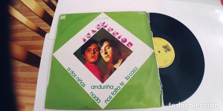 Discos de vinilo: JUAN Y JUNIOR-LP CAUDAL1976 - Foto 1