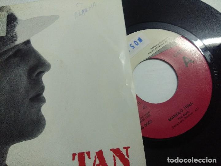 Discos de vinilo: SINGLE/MANOLO TENA/TAN RARO. - Foto 2