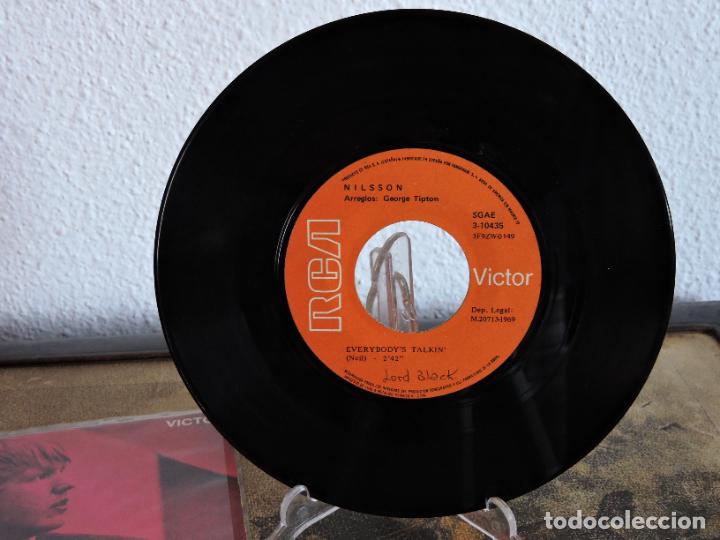 Discos de vinilo: Nilsson,L Everybody Is Talking, Rca, Single - Foto 3