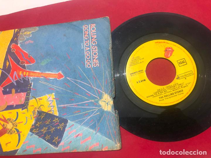 Discos de vinilo: DISCO SINGLE ROLLING STONES, GOING TO A GO GO, 1982 - Foto 3