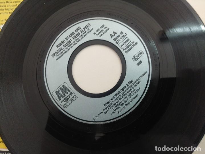 Discos de vinilo: SINGLE/MICKEY MOUSE MARCH/AARN NEVILLE-RINGO STAR. - Foto 3