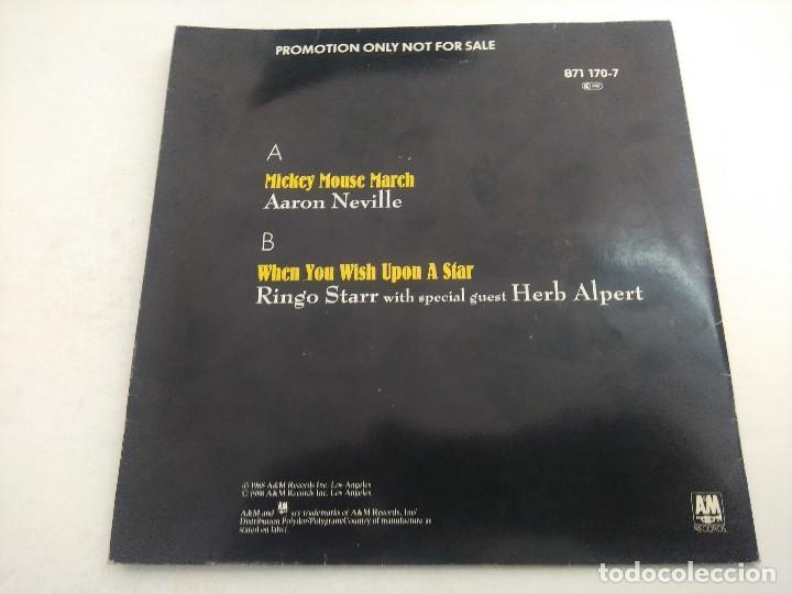 Discos de vinilo: SINGLE/MICKEY MOUSE MARCH/AARN NEVILLE-RINGO STAR. - Foto 4
