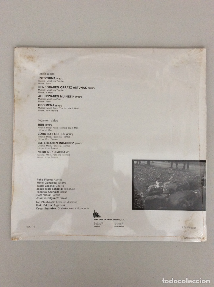 Discos de vinilo: Txangot. Negu nuklearra. (A&uacute;n retractilado) - Foto 2