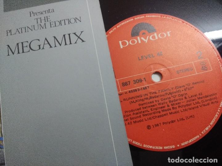 Discos de vinilo: VINILO/LEVEL 42/THE PLATINIUM EDITION MEGAMIX. - Foto 2