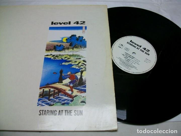 Discos de vinilo: LEVEL 42 Staring At The Sun VINYL LP - Foto 1