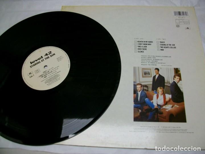Discos de vinilo: LEVEL 42 Staring At The Sun VINYL LP - Foto 2