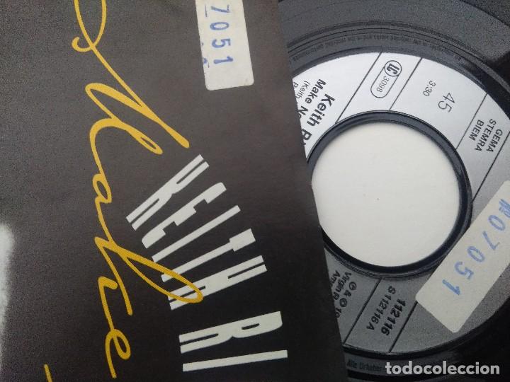 Discos de vinilo: SINGLE/KEITH RICHARDS/MAKE NO MISTAKE. - Foto 2