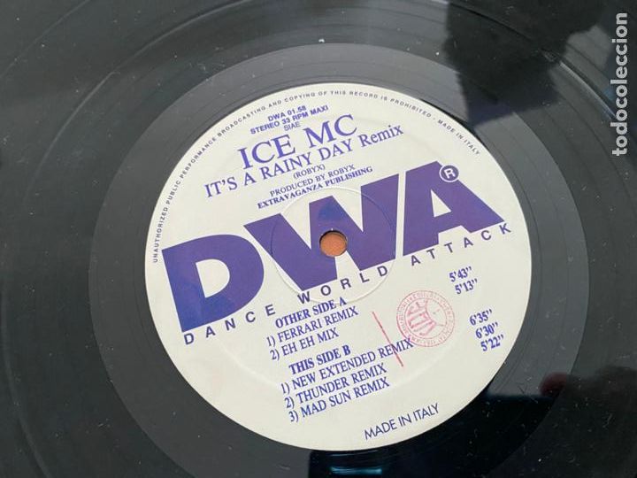 Discos de vinilo: ICE MC (ITS A RAINY DAY. REMIX) MAXI (B-31) - Foto 2