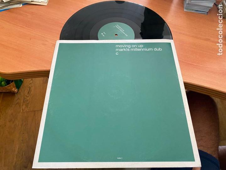 Discos de vinilo: MOVING ON UP (MARKS MILLENNIUM DUB) MAXI (B-31) - Foto 1