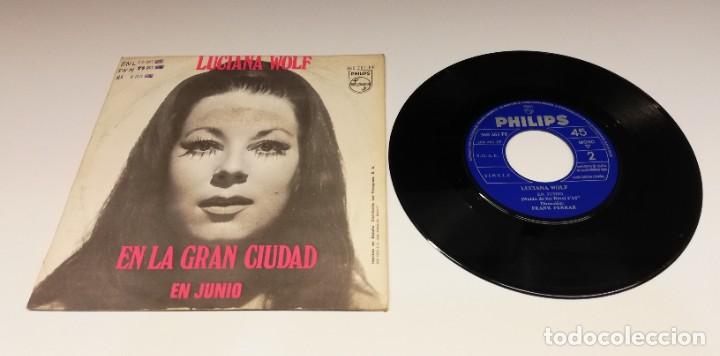 Discos de vinilo: Luciana Wolf - En La Gran Ciudad (7&rdquo;, Single, Mono) - Foto 2