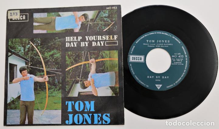 Discos de vinilo: SINGLE TOM JONES HELP YOURSELF DAY BY DAY DECCA 1968 - Foto 1