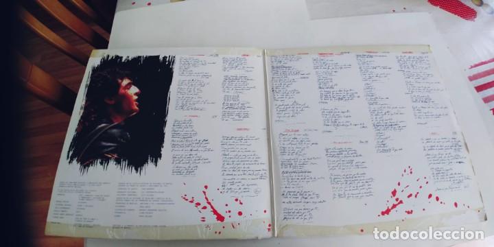 Discos de vinilo: RAMONCIN-LP LA VIDA EN EL FILO-GATEFOLD-BORDES CON CELO Y MARCAS - Foto 2