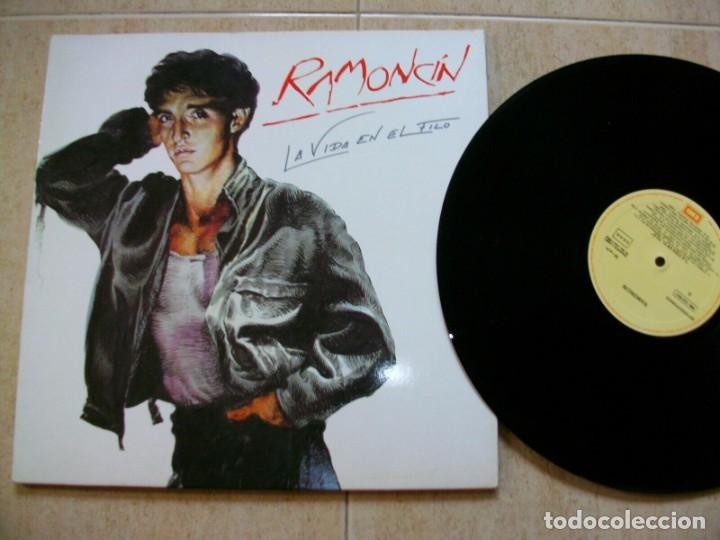 Discos de vinilo: RAMONCIN LA VIDA EN EL FILO LP - Foto 1
