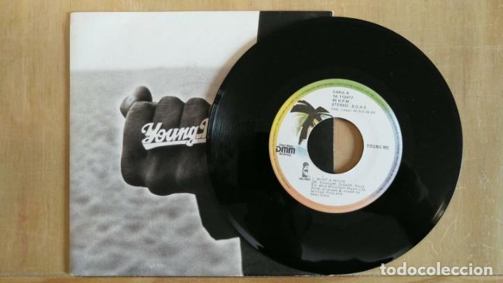 Discos de vinilo: Young MC &lrm;&ndash; Bust A Move / Go More Rhymes - Foto 3