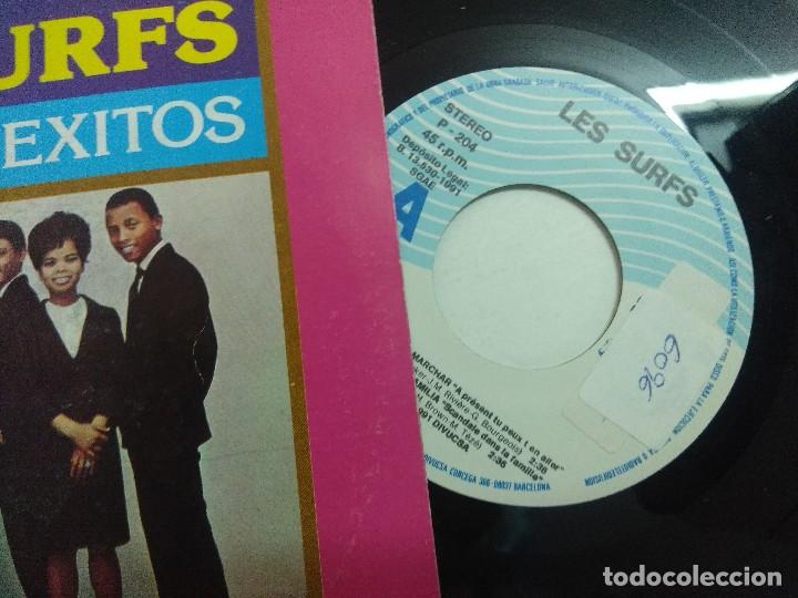 Discos de vinilo: SINGLE/LES SURFS/GRANDES EXITOS. - Foto 2