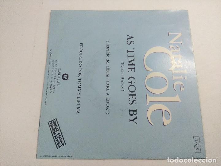 Discos de vinilo: SINGLE/NATALIE COLE/AS TIME GOES BY. - Foto 3