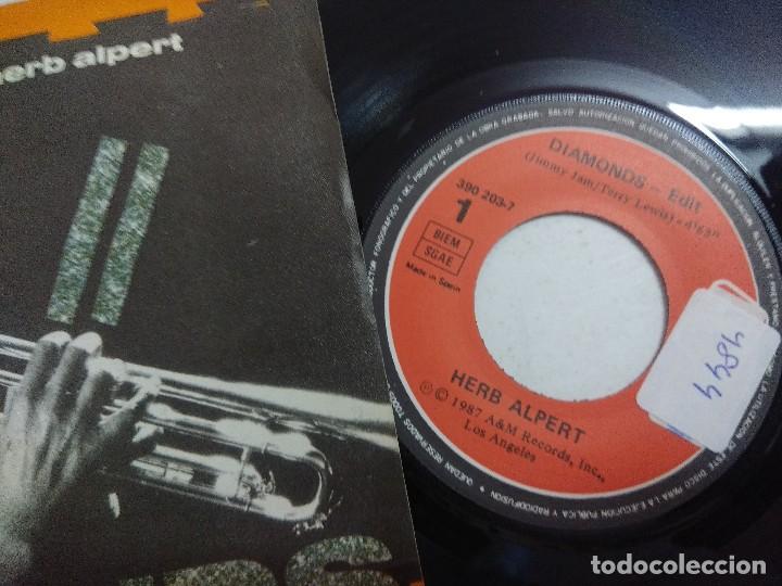 Discos de vinilo: SINGLE/HERB ALPER/DIAMONDS. - Foto 1