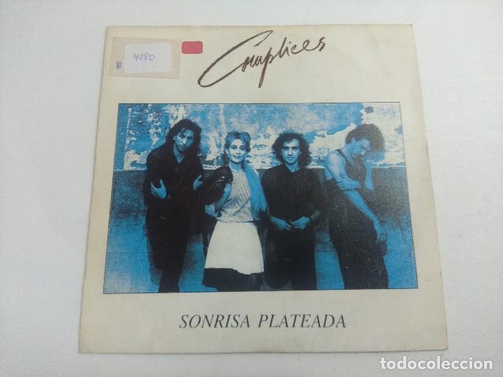 Discos de vinilo: SINGLE/COMPLICES/SONRISA PLATEADA/PROMOCIONAL. - Foto 1