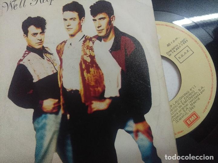 Discos de vinilo: SINGLE/TAM TAM GO/WELL KEEP LAUGHING. - Foto 2