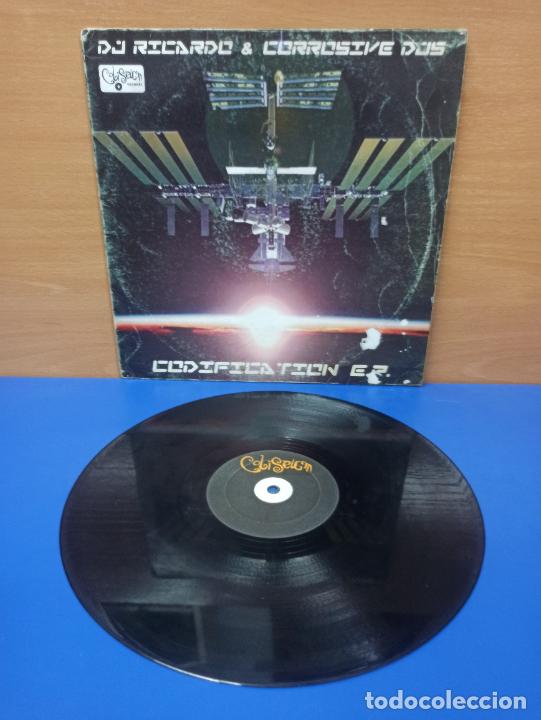 Discos de vinilo: MAXI SINGLE DISCO VINILO - DJ RICARDO & CORROSIVE DJS - CODIFICATION - Foto 1