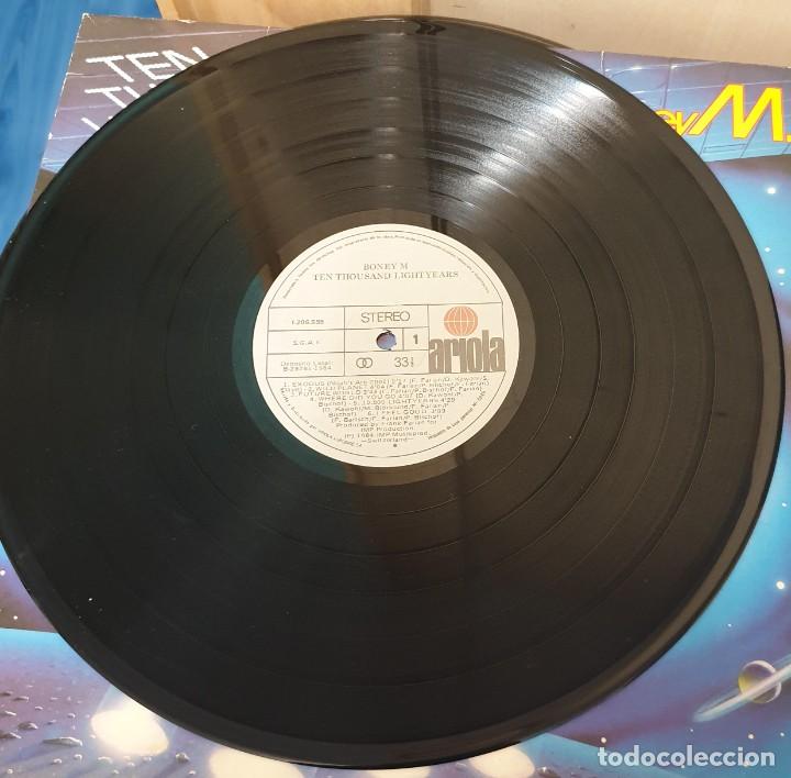 Discos de vinilo: DISCO LP BONEY M TEN THOUSAND LIGHTYEARS ARIOLA - Foto 2