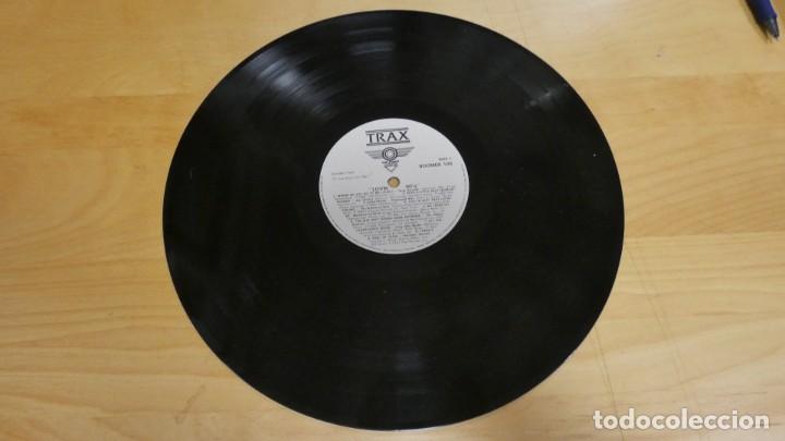 Discos de vinilo: LP LOVING SIXTIES . 16 ORIGINAL HITS . - Foto 3
