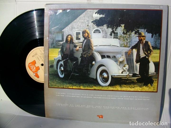 Discos de vinilo: BEE GEES LIVING EYES DISCO LP - Foto 2
