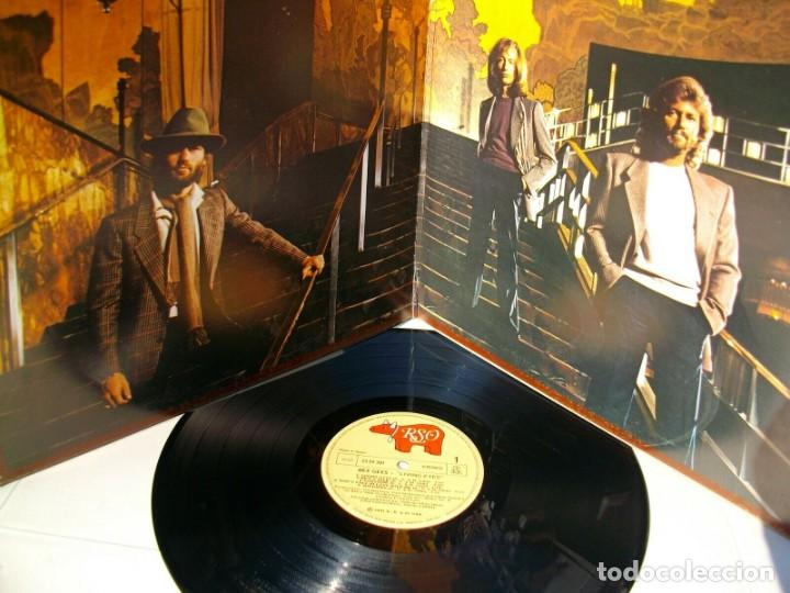 Discos de vinilo: BEE GEES LIVING EYES DISCO LP - Foto 4
