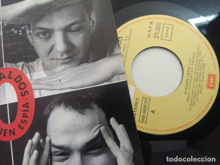 Discos de vinilo: SINGLE/LOS RONALDOS/ALGUIEN ESPIA. - Foto 2