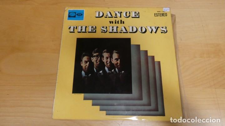 Discos de vinilo: LP DISCO VINILO DANCE WITH THE SHADOWS. - Foto 1