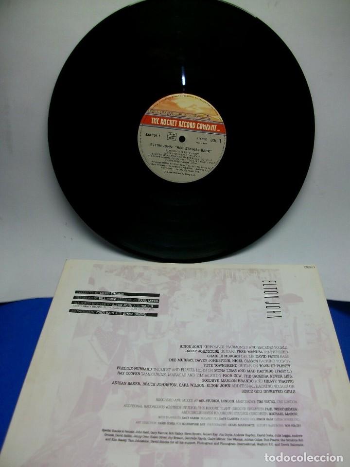 Discos de vinilo: ELTON JOHN REG STRIKES BACK LP - Foto 3