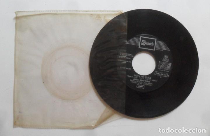 Discos de vinilo: Single - JAMES & BOBBY PURIFY - A: SHAKE A TAIL FEATHER - B: GOODNESS GRACIOUS - EMI - 1969 - Foto 1