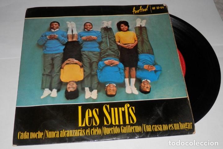 Discos de vinilo: UN VINILLO SINGLE DE LA BANDA LES SURFS - Foto 1