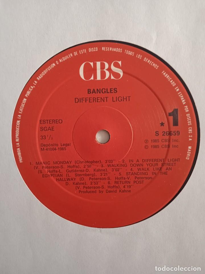 Discos de vinilo: BANGLES DIFFERENT LIGHTH CBS 1985 - Foto 5