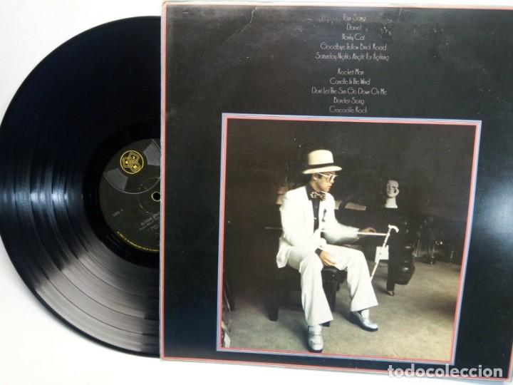 Discos de vinilo: ELTON JOHN GREATEST HITS LP 1974 - Foto 2
