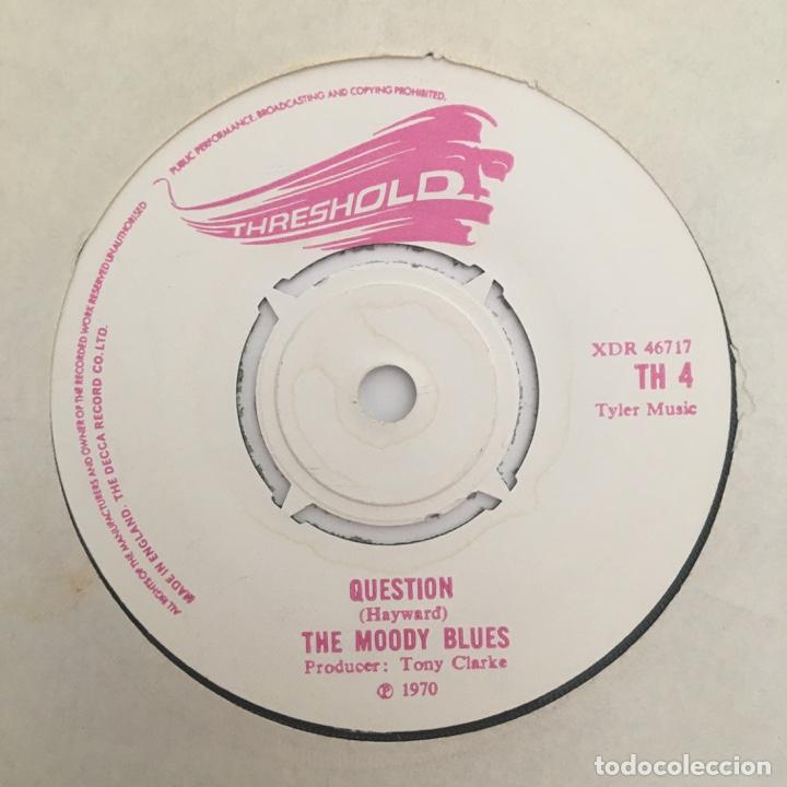 Discos de vinilo: The Moody Blues &lrm;&ndash; Question, UK 1970 Threshold - Foto 2
