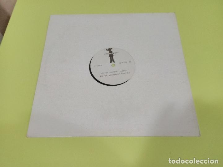 Discos de vinilo: Jamiroquai &lrm;&ndash; Time Wont Wait / Give Hate A Chance, 2005 - Foto 1