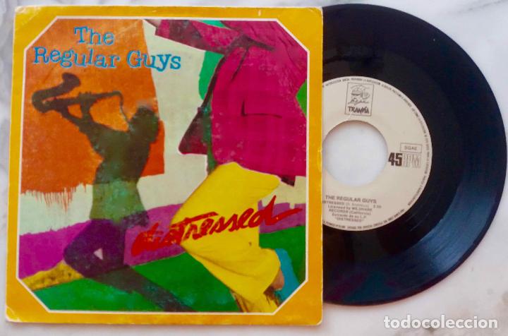 Discos de vinilo: THE REGULAR GUYS. DISTRESSED. SINGLE ESPA&Ntilde;A 1987 - Foto 1