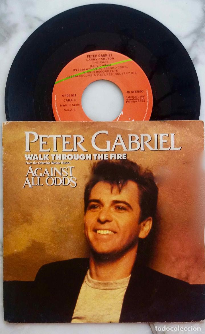 Discos de vinilo: PETER GABRIEL (GENESIS), WALK THROUGH THE FIRE. SINGLE ESPA&Ntilde;A 1984 - Foto 1