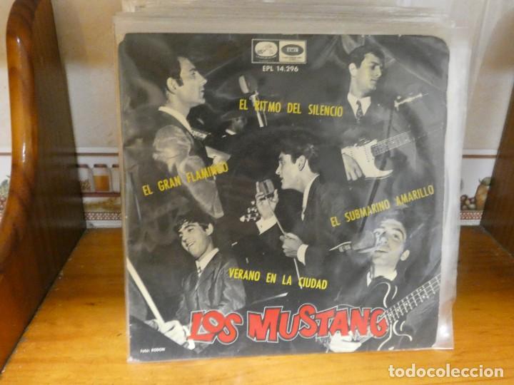 Discos de vinilo: DISCO 7 PULGADAS EP LOS MUSTANG EL RITMO DEL SILENCIO - Foto 1