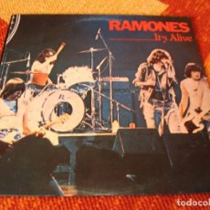 Discos de vinilo: RAMONES DOBLE LP IT´S ALIVE SIRE ORIGINAL PORTUGAL 1979 DESPLEGABLE